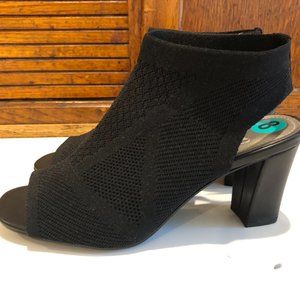 Black Stretch Block Heel Sandal
